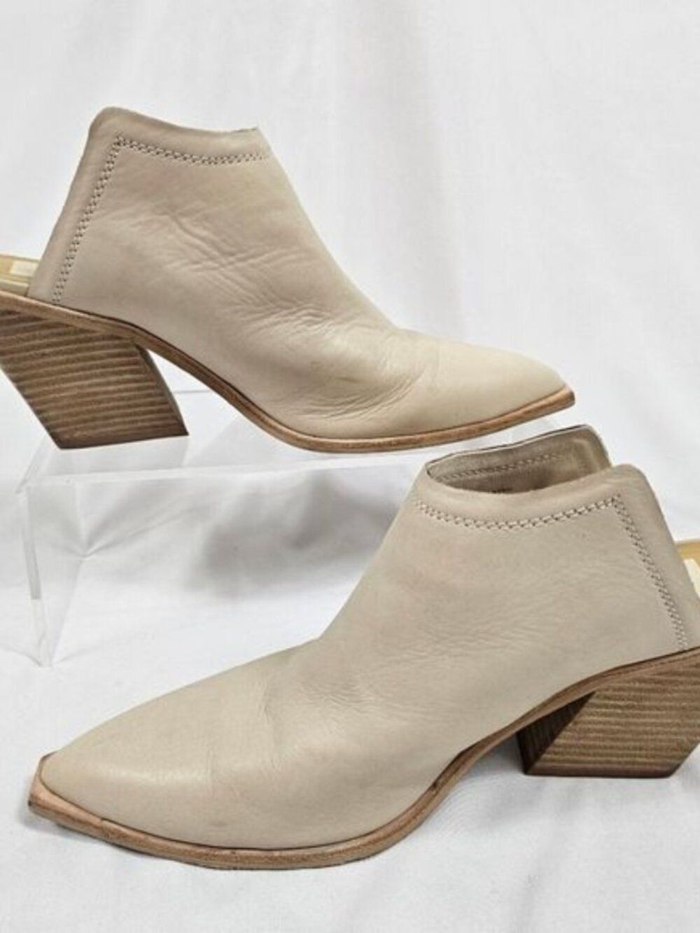 Dolce Vita Block Heel Mule In Cream - Size 11